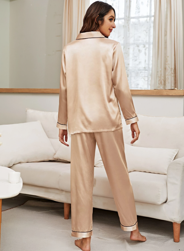 Luxe Satijnen Pyjama Set met Contrasterende Bies